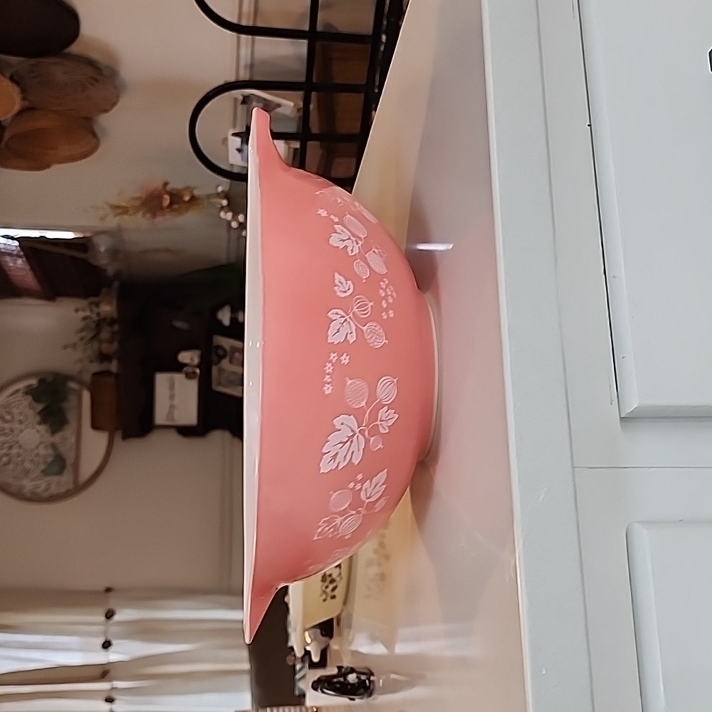 Pink pyrex gooseberry